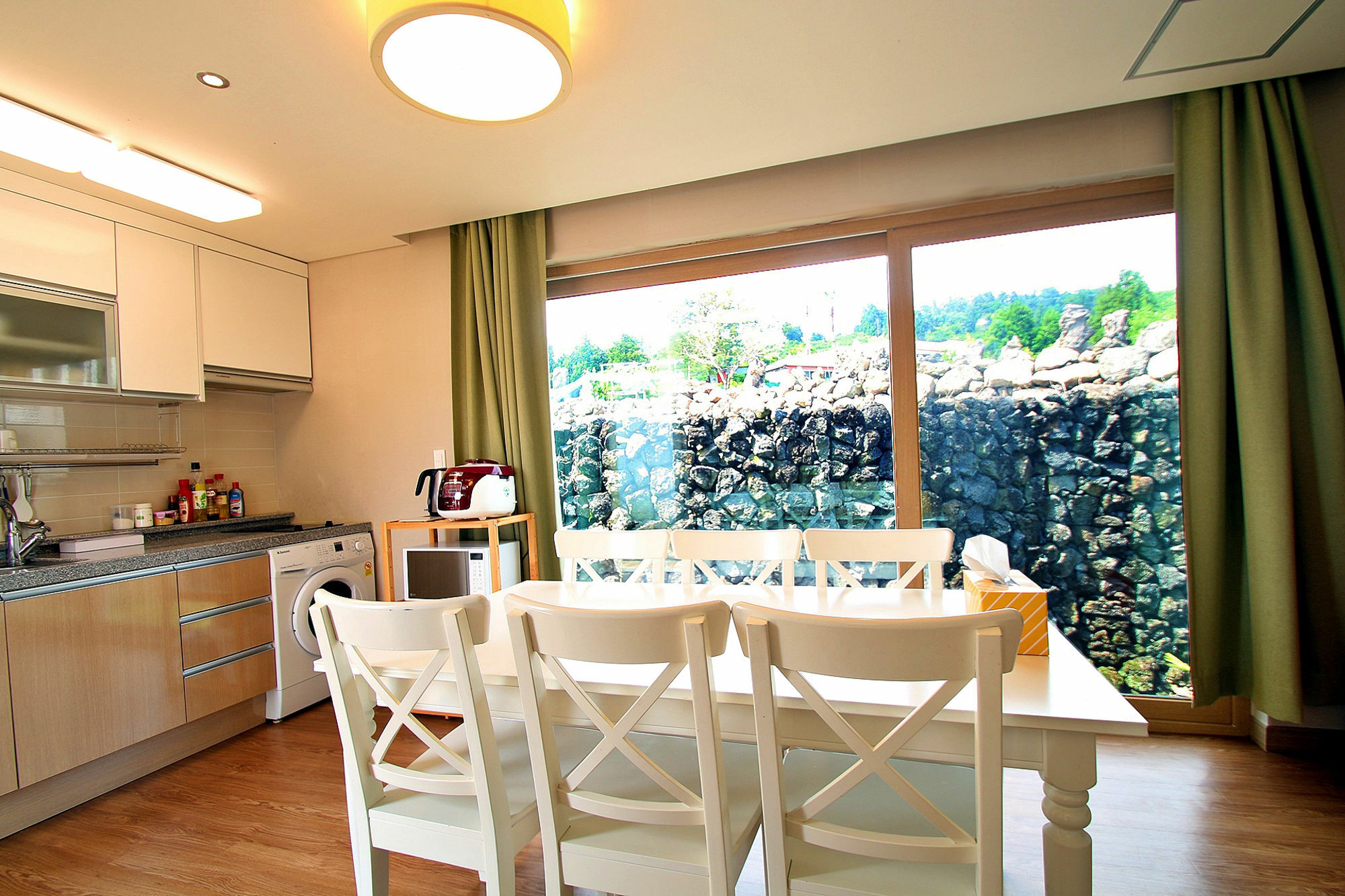 Saemmoru Pension Seogwipo Bagian luar foto